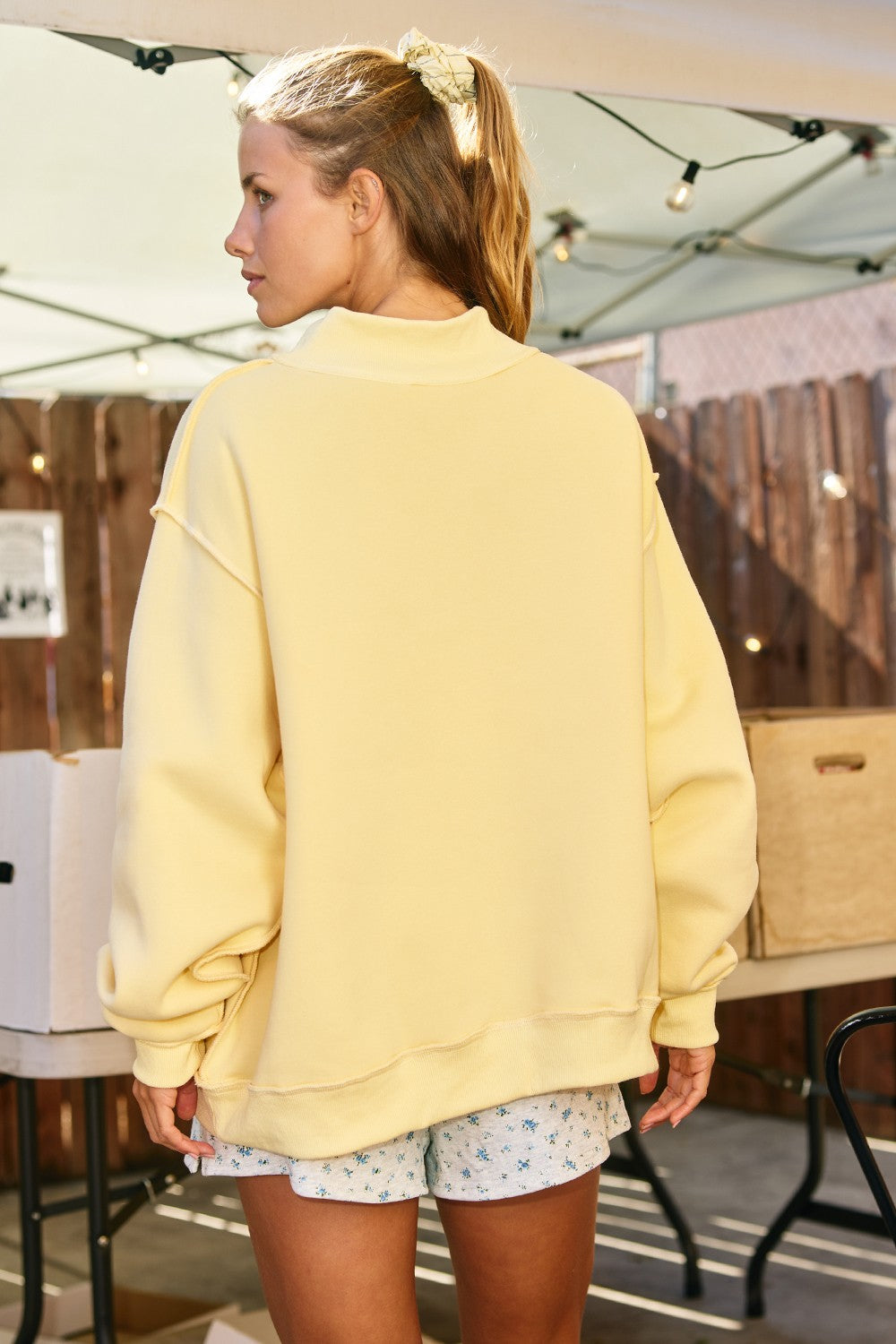 Dilly Dally Mockneck