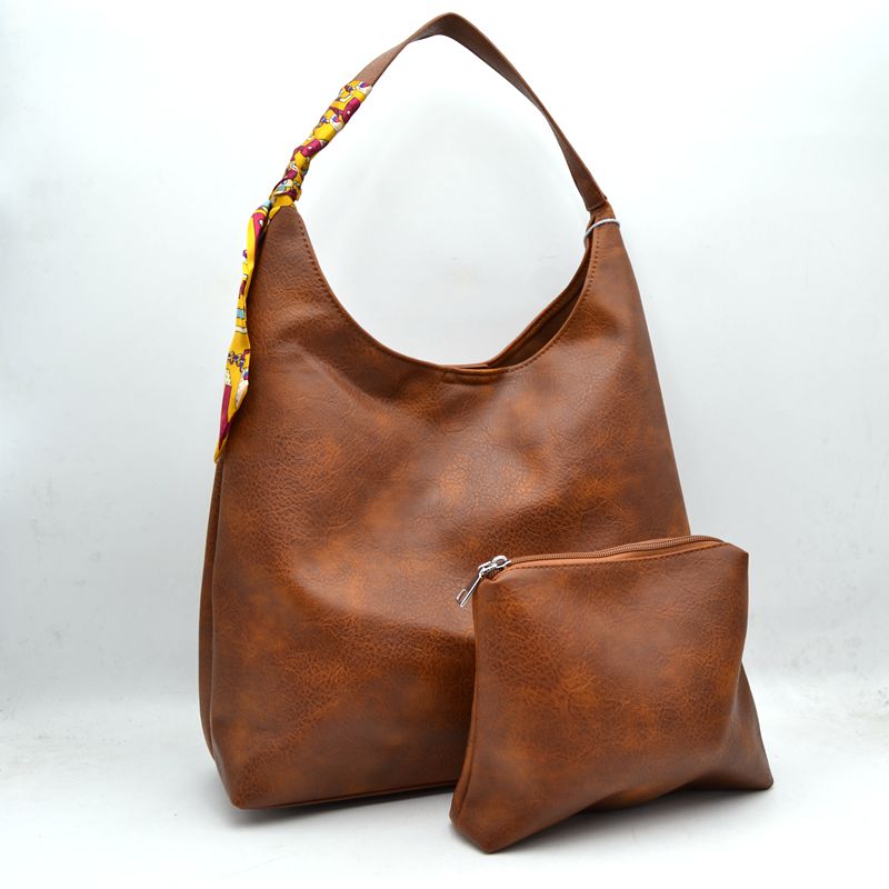 The Lennox Carryall